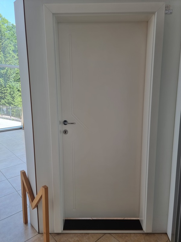 Bijena Moderna Vrata