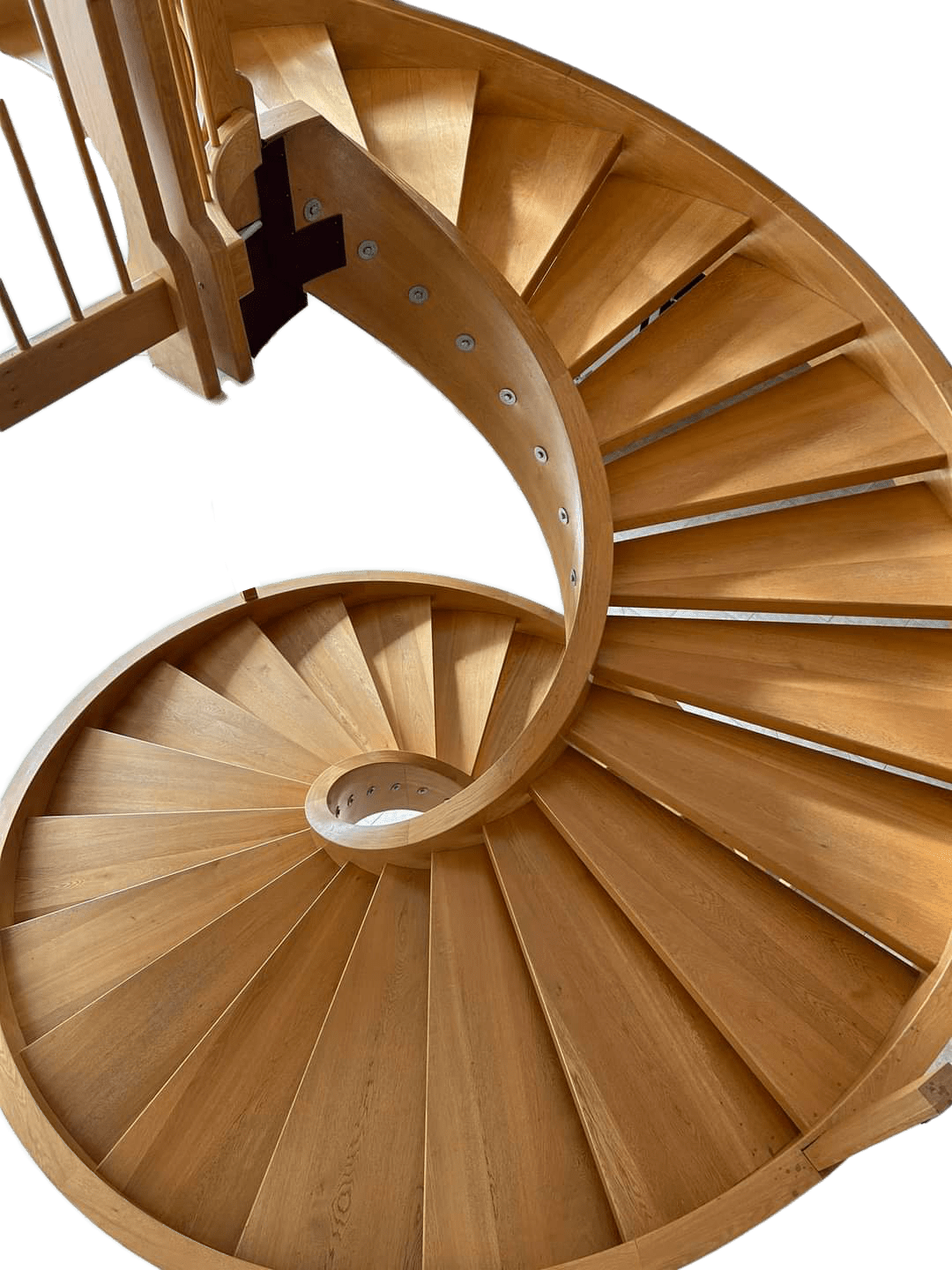 Spiralne drvene stepenice izrađene po mjeri